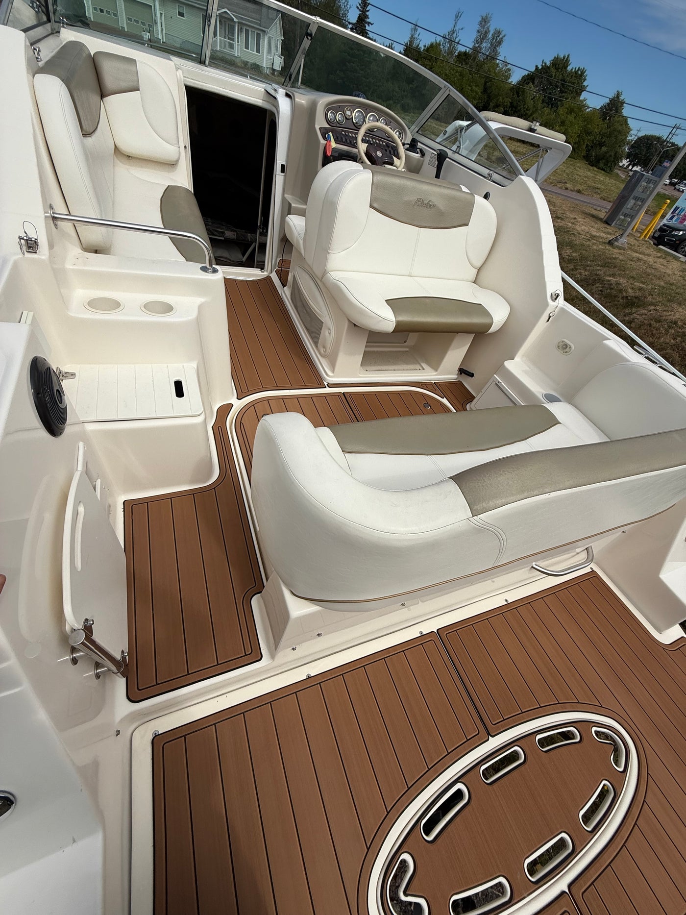 2001 Rinker 24' Cabin Cruiser